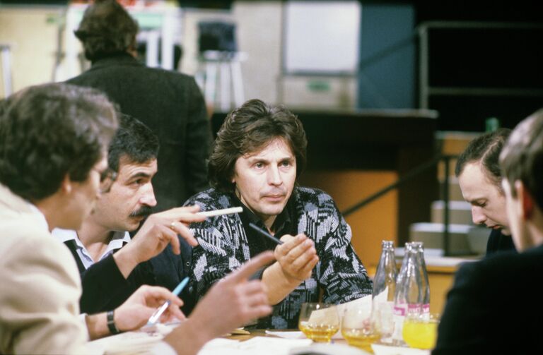 Авторы и ведущие молодежной информационной программы Взгляд 