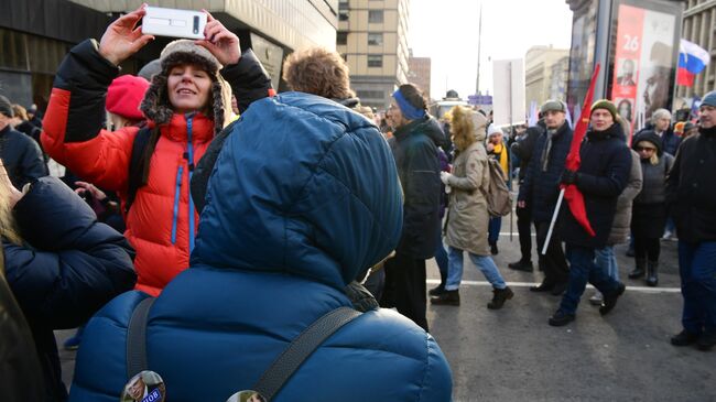 Участники марша памяти политика Бориса Немцова в Москве