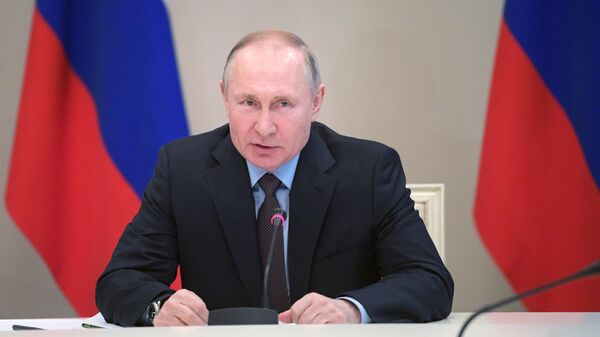 Президент РФ Владимир Путин проводит совещание по наиболее актуальным международным проблемам