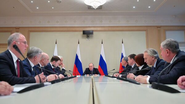  Президент РФ Владимир Путин проводит совещание по наиболее актуальным международным проблемам в правительственном терминале аэропорта Внуково. 1 марта 2020 