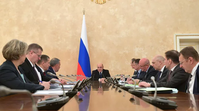 Председатель правительства РФ Михаил Мишустин проводит оперативное совещание с членами правительства РФ