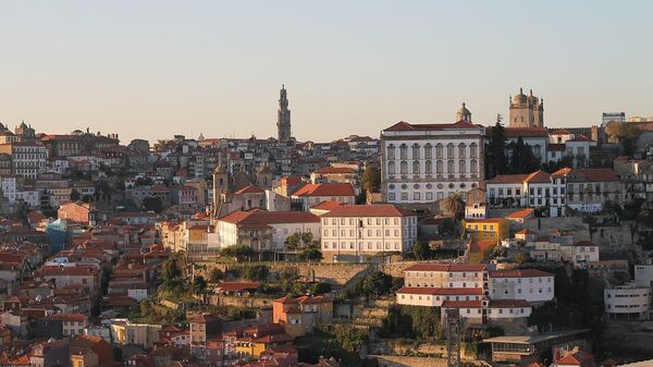Вид на город Порту в Португалии