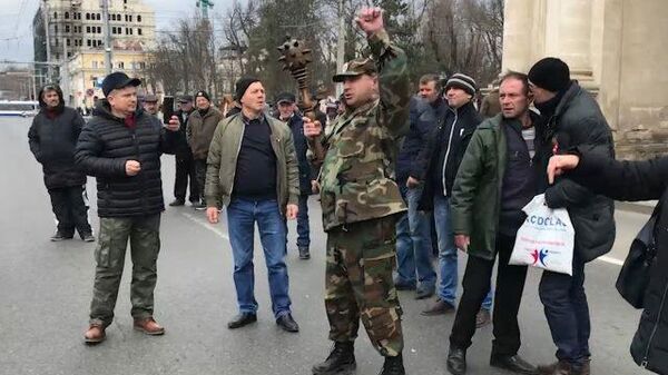 Сторонники объединения Молдавии с Румынией митингуют в Кишиневе