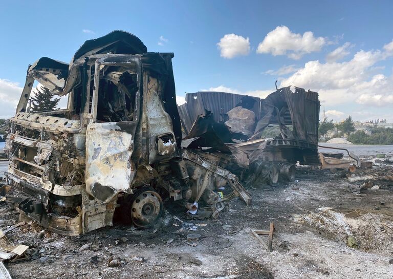 Военная техника Сирийской армии, атакованная турецкими ударными силами в районе Саракеб в Сирии Военная техника Сирийской армии, атакованная турецкими ударными силами в районе Саракеб в Сирии