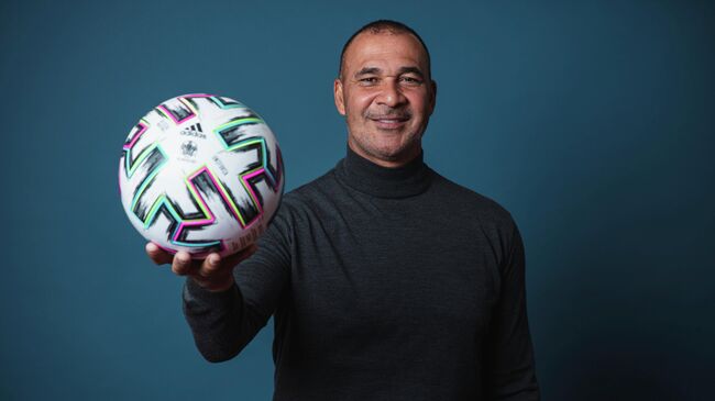 Бывший футболист сборной Нидерландов Рууд Гуллит Бывший футболист сборной Нидерландов Рууд Гуллит