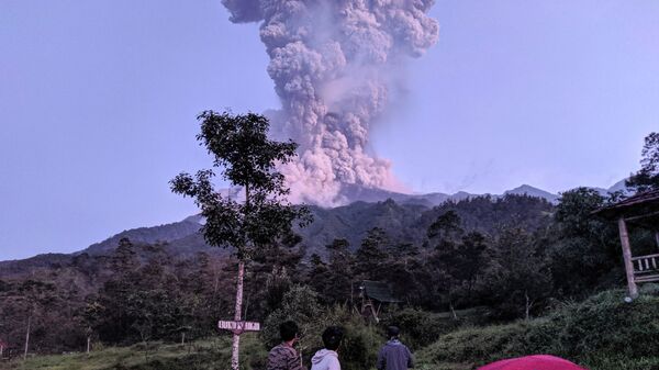 Извержение вулкана Мерапи в Индонезии
