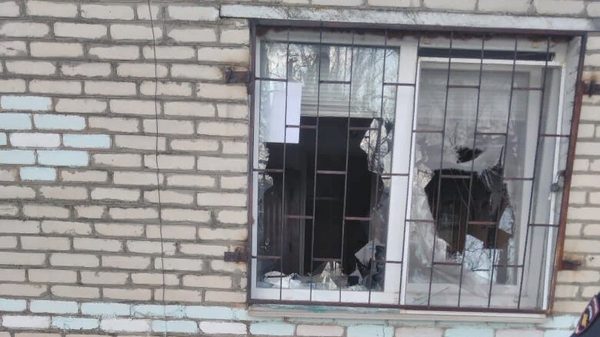 Разбитые окна в Администрации Прудковского сельского поселения в Смоленской области