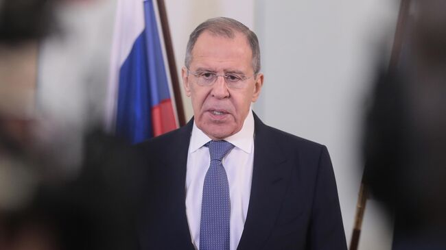 Министр иностранных дел РФ Сергей Лавров во время пресс-подхода по итогам визита в Финляндию 