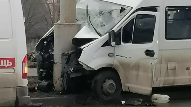 Последствия ДТП на улице Генерала Белобородова в Москве