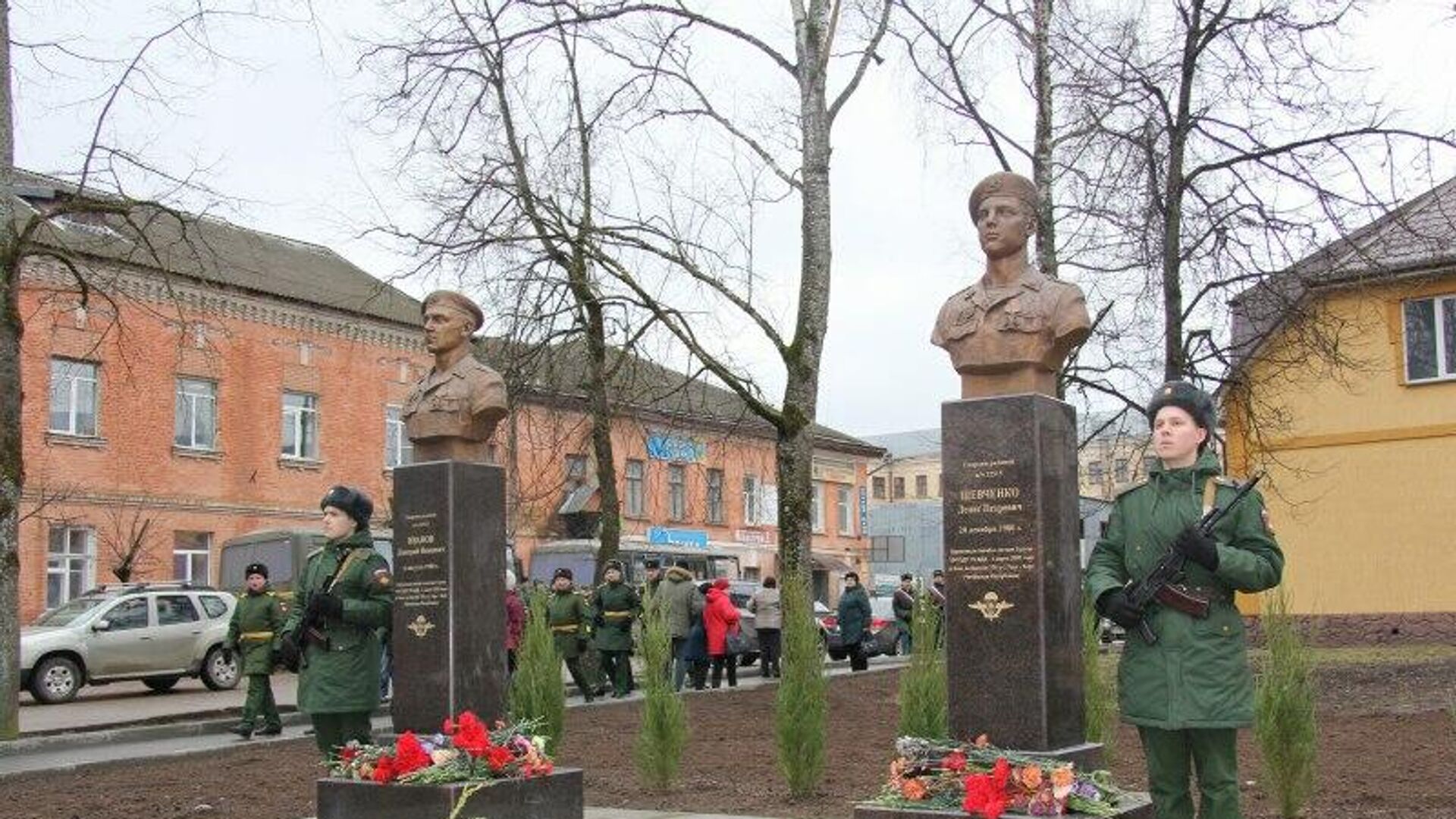 Памятник десантникам из состава 6-й парашютно-десантной роты, открытый в Псковской области - РИА Новости, 1920, 03.04.2021