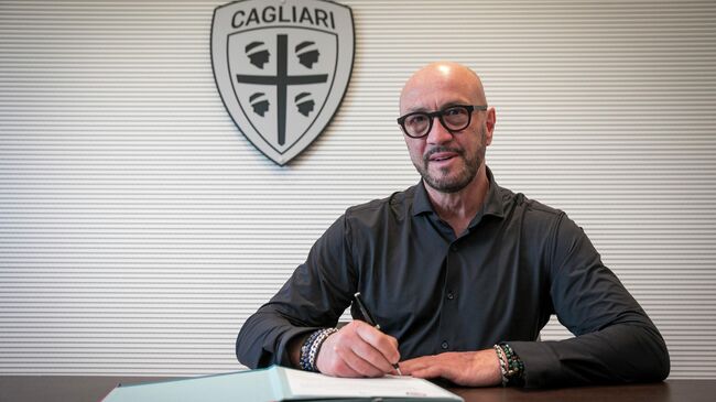 Новый главный тренер Кальяри Вальтер Дзенга