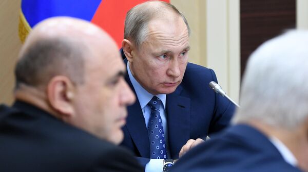 Президент России Владимир Путин проводит совещание с членами правительства. 4 марта 2020