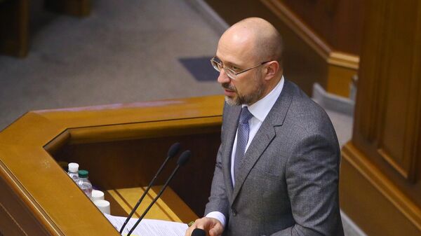 Денис Шмыгаль выступает на внеочередном заседании Верховной рады Украины