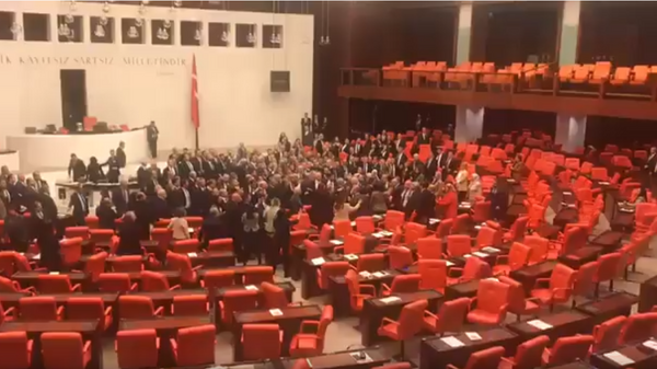 Потасовка в турецком парламенте 04.03.2020