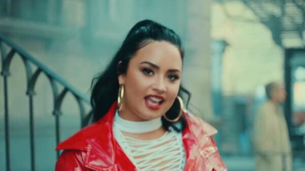 Скриншот видео Demi Lovato  I Love Me