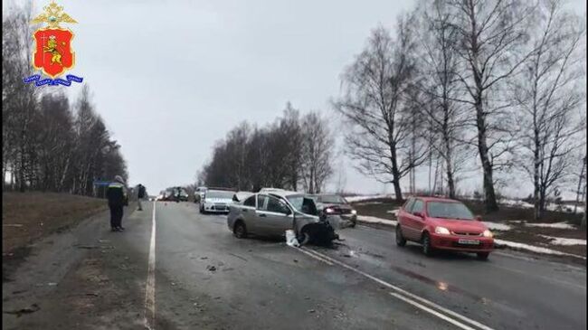 Кадры с места ДТП с участием школьного автобуса под Суздалем