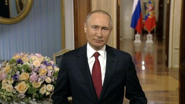 Вы самые лучшие в мире: Владимир Путин поздравил женщин с 8 марта