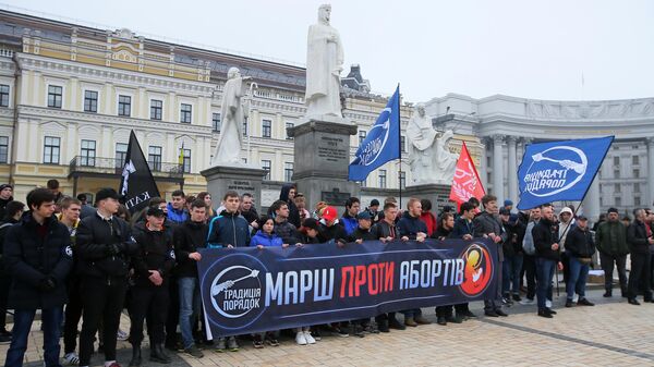 Участники марша в честь 8 марта в Киеве против абортов