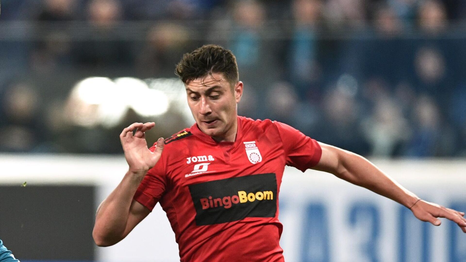 Игрок ФК Уфа Александр Пуцко, игрок ФК Зенит Артем Дзюба, игрок ФК Уфа Ионуц Неделчару - РИА Новости, 1920, 07.02.2025