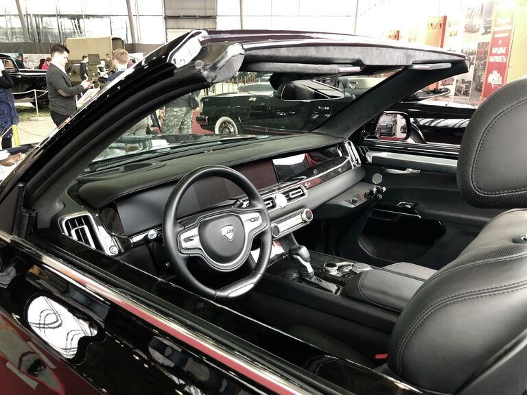 Автомобиль Aurus 