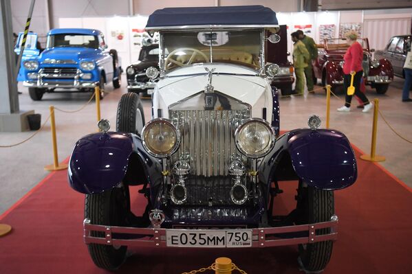 Автомобиль Rolls-Royce 20/25HP на открытии 29-й выставки старинных автомобилей и антиквариата Олдтаймер-Галерея 2020 