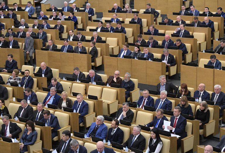 Депутаты на пленарном заседании Государственной Думы РФ Депутаты на пленарном заседании Государственной Думы РФ