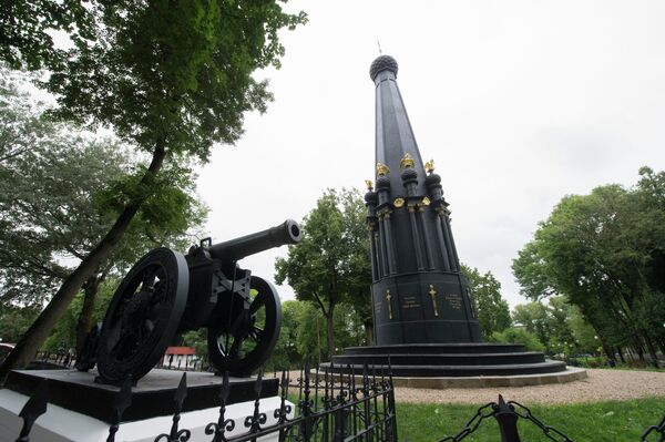 Памятник защитникам Смоленска в Лопатинском саду