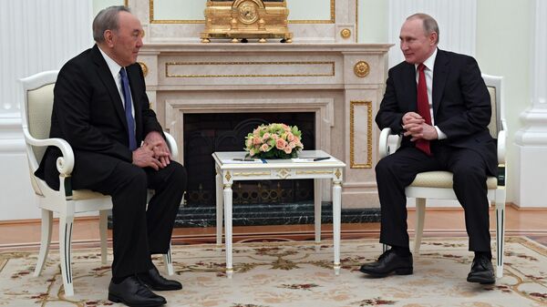 Президент РФ Владимир Путин Президент РФ Владимир Путин и первый президент Республики Казахстан Нурсултан Назарбаев во время встречи