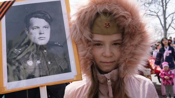 Участница акции Бессмертный полк в городе Петропавловске-Камчатском