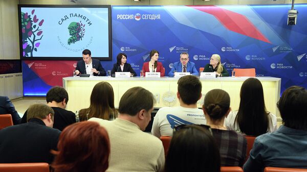Пресс-конференция, посвященная проведению международной акции Сад Памяти в пресс-центре МИА Россия сегодня