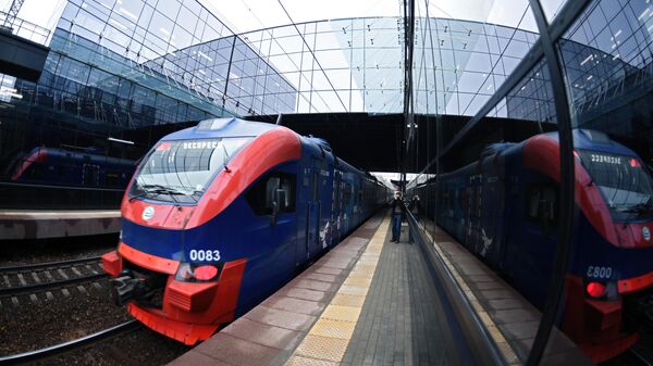 Прибытие поезда на станцию Победа Киевского направления