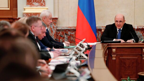 Председатель правительства РФ Михаил Мишустин проводит совещание с членами кабинета министров