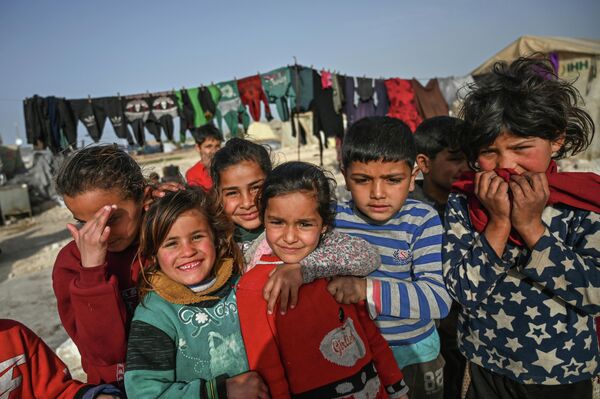 Cирийские дети в лагере в деревне Кафр-Лусин. Идлиб, Сирия