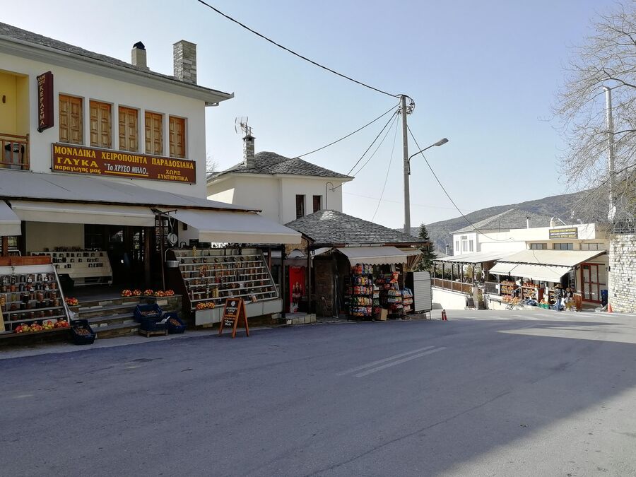 Греция, улица в деревне Портарья