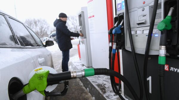 Почему бензин не дешевеет вслед за нефтью. — OKKO