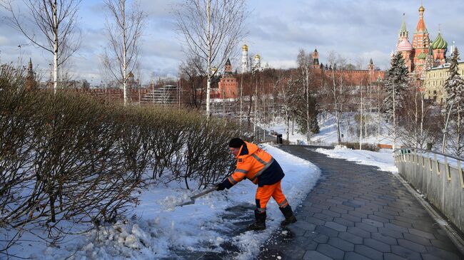 Снег в Москве