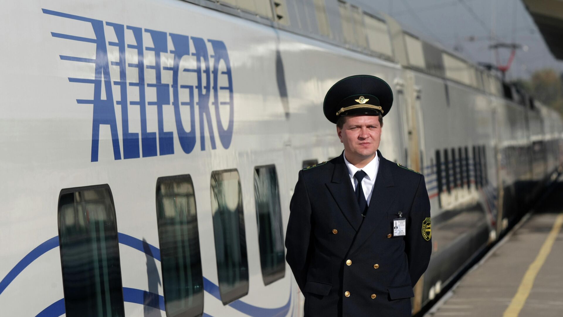  Скоростной поезд Аллегро Санкт-Петербург - Хельсинки на Финляндском вокзале - РИА Новости, 1920, 12.12.2021