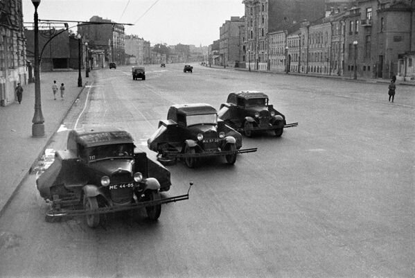 Уборка московских улиц в 1938 году
