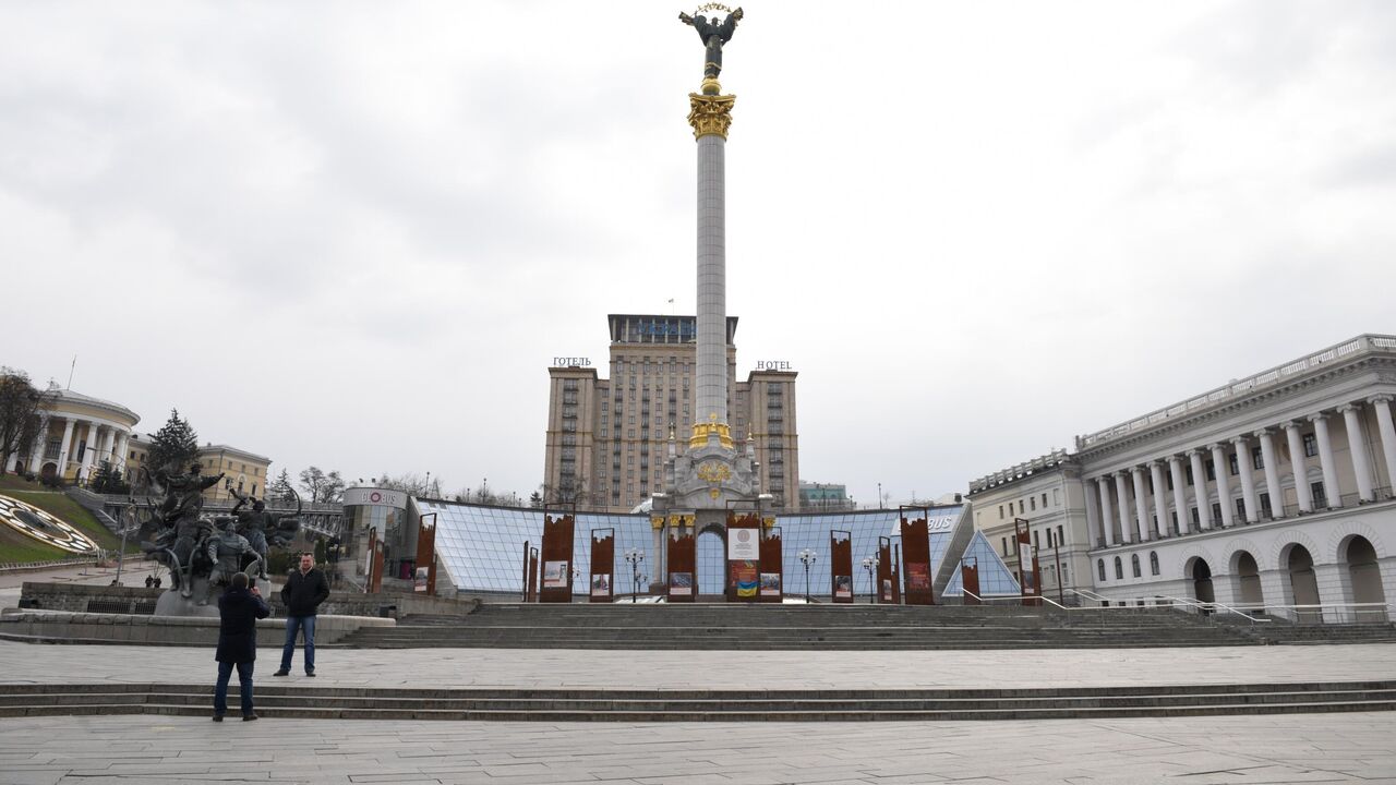 В центре Киева вместо бомбоубежища заработал стрип-клуб
