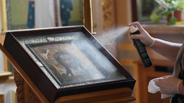 Санитарная обработка иконы в храме Святителя Алексия в Рогожской слободе