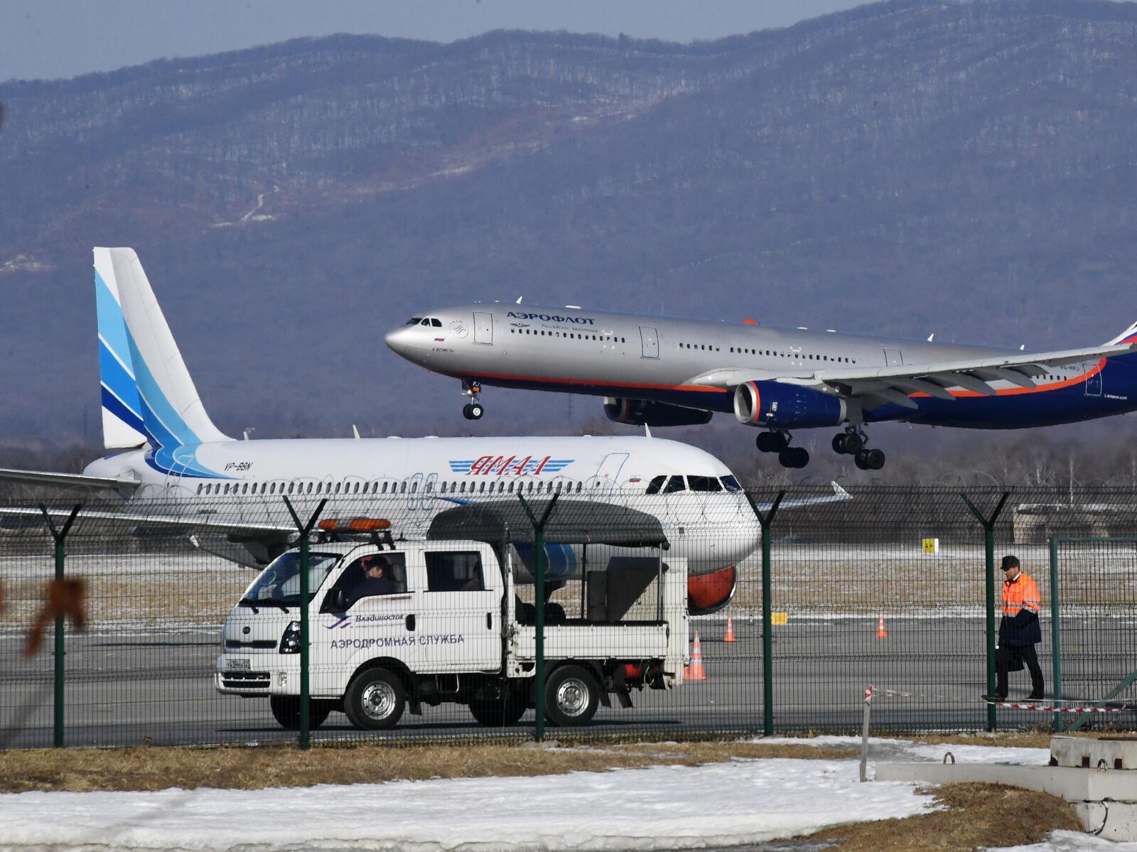 Аэропорт Владивосток самолеты