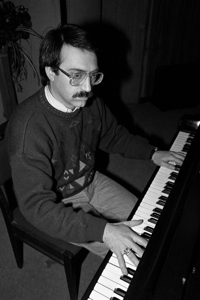 Советский и российский джазовый пианист Даниил Борисович Крамер.