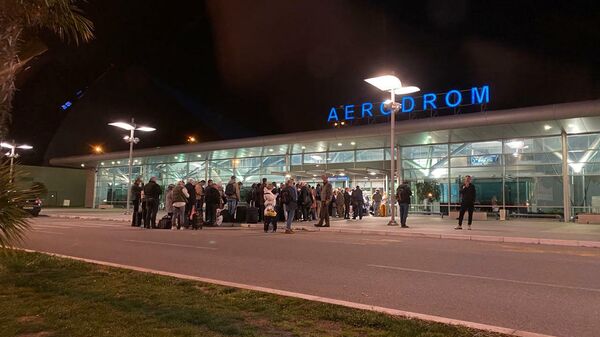 Черногория. Туристы в Аэропорту Подгорицы пытаются вылететь в Москву