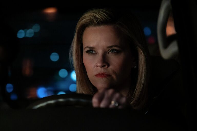 Кадр из сериала И повсюду тлеют пожары