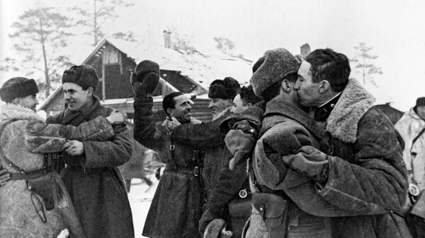 Прорыва блокады Ленинграда. Встреча солдат Ленинградского и Волховского фронтов 18 января 1943 года