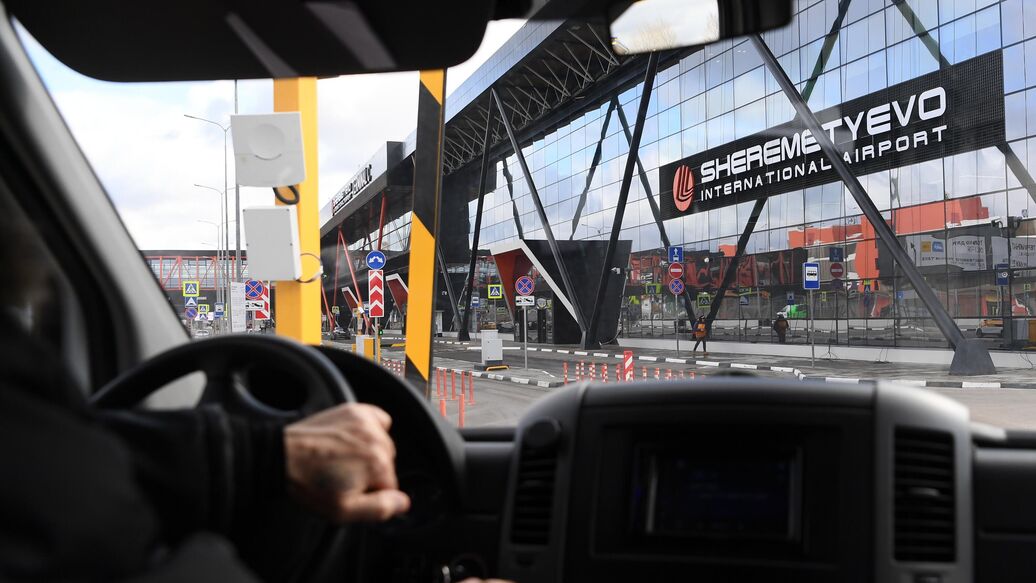 Рейс Москва — Пенза готовится аварийно сесть в "Шереметьево"