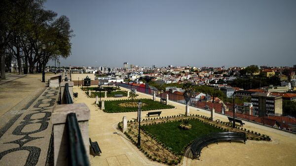 Смотровая площадка Сан Педро де Алькантара в Лиссабоне