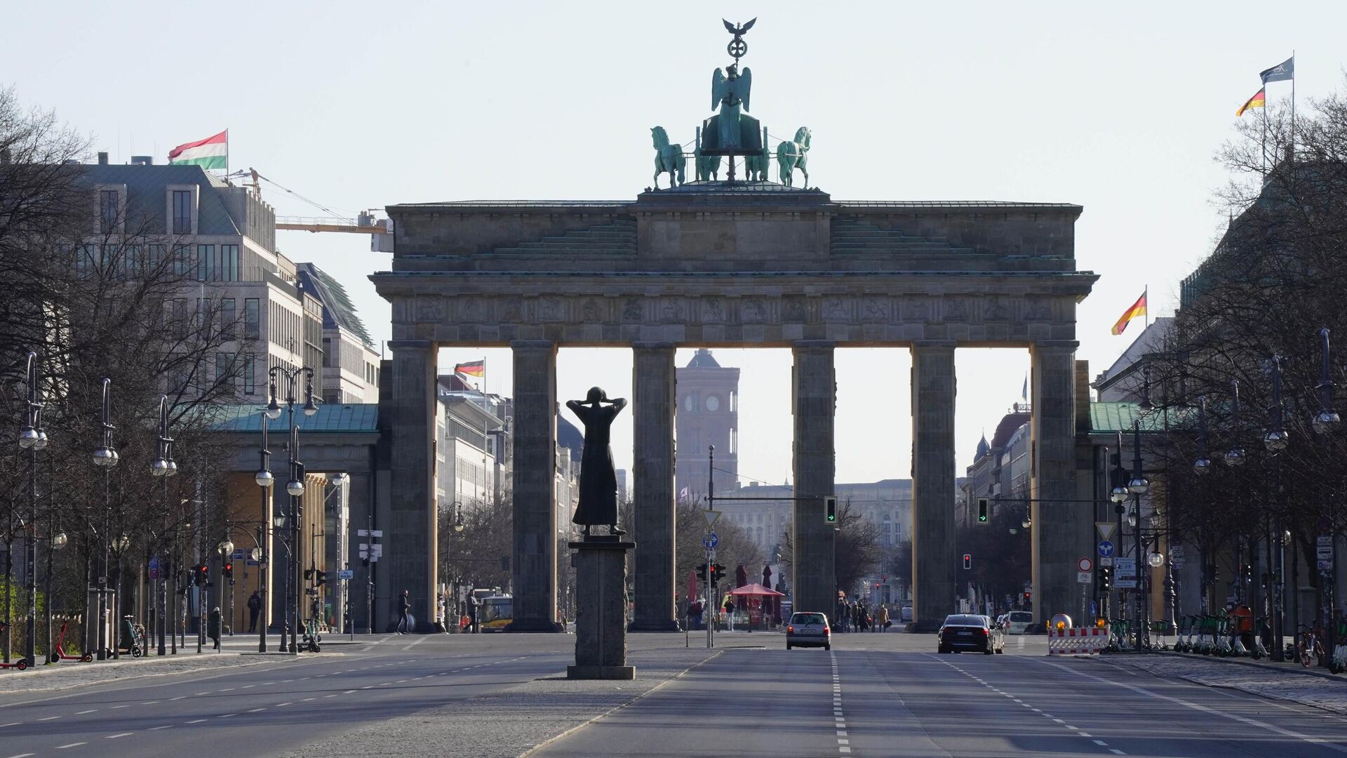 Вид на Бранденбургские ворота в Берлине - РИА Новости, 1920, 24.06.2022