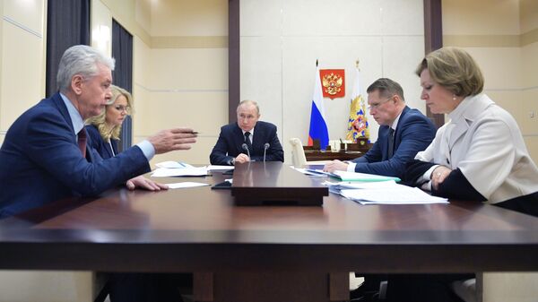 Президент РФ Владимир Путин проводит совещание по ситуации с коронавирусной инфекцией