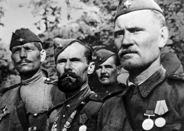 Бойцы Красной Армии в дни Великой Отечественной войны